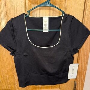 SOLD**Athleta Black Crop Top